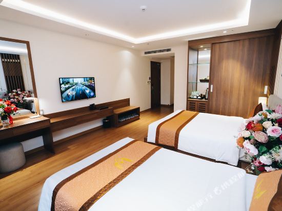 Manh Quan Luxury Hotel Room Type - Deluxe Family Room Manh Quan Luxury Hotel Room Type - Deluxe Family Room