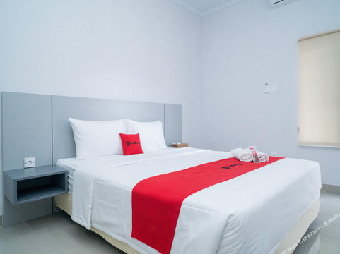 RedDoorz @ Jalan Gunung Talang Mahendradatta