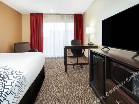 La Quinta Inn by Wyndham Clearwater Central Room Type - King Room
