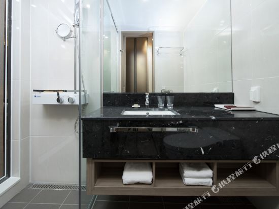 UTOP Boutique Hotel & Residence Room Type - Deluxe Boutique Double