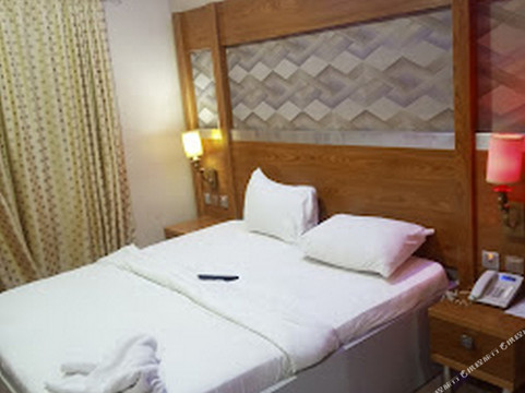 Royal Rock Hotel and Event Centre