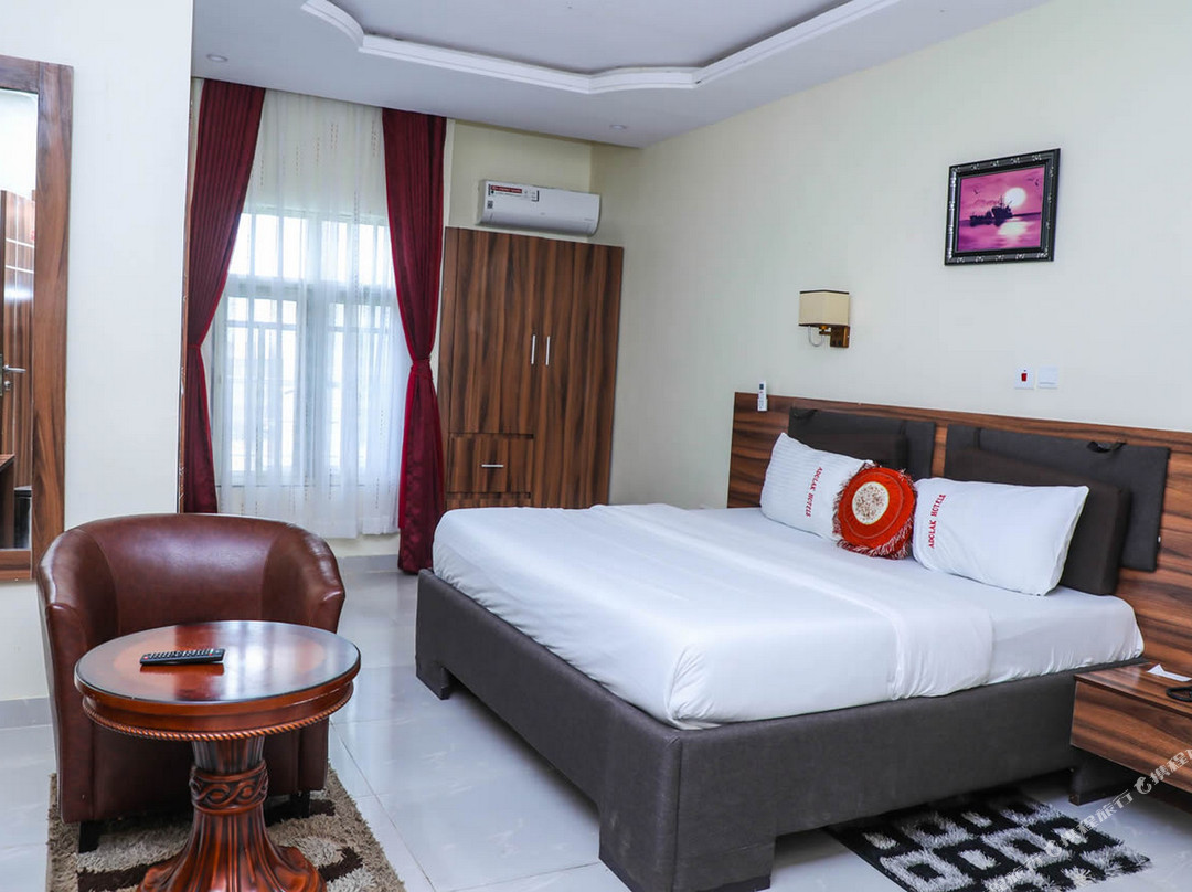 Adolak International Hotel