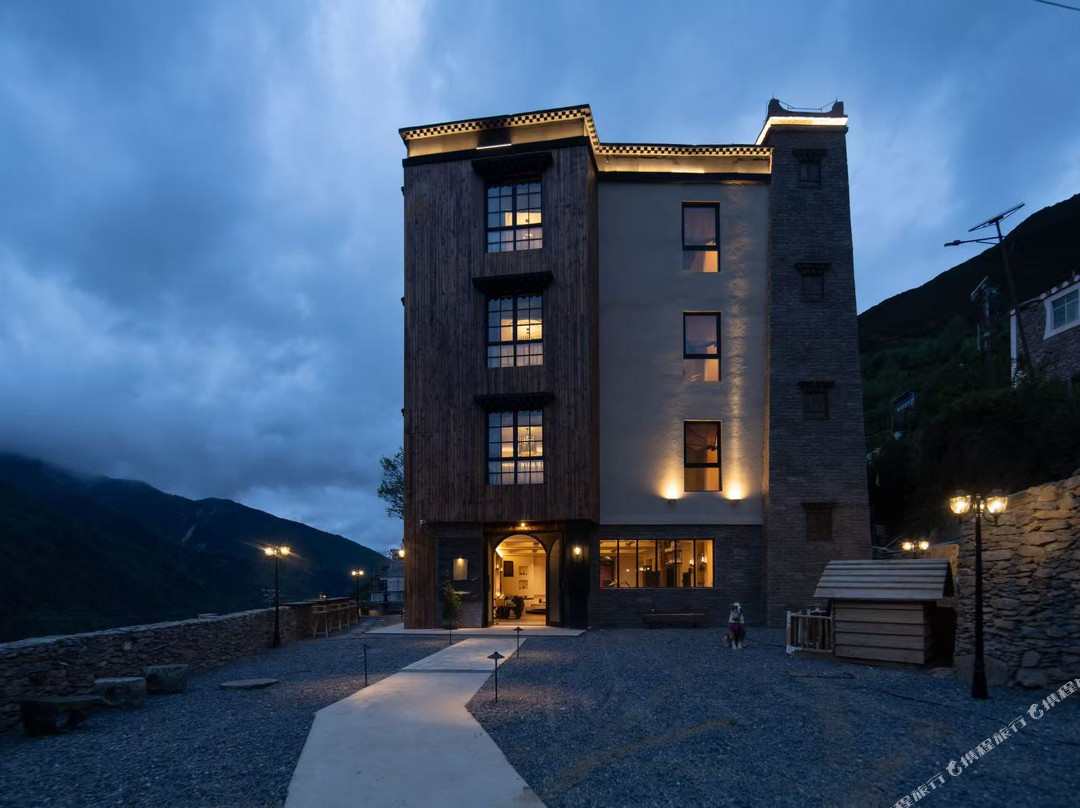 芳源李3300(四姑娘山长坪沟店)