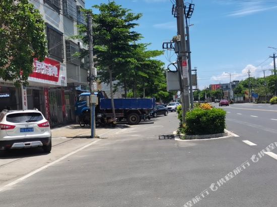 万宁万木春商务酒店