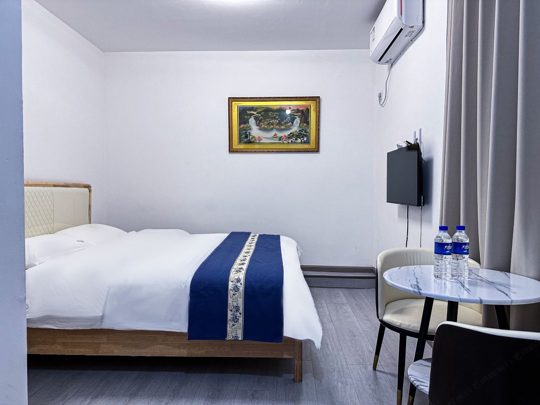 Bear Egg Inn (Erhai Park Dali High speed Railway Station Branch)