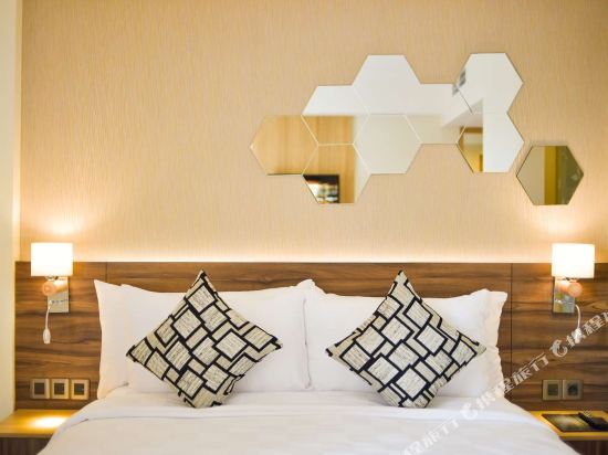Golden Tulip Essential Tangerang Room Type - DOUBLE DELUXE