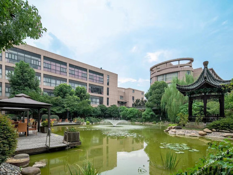 华美达广场酒店