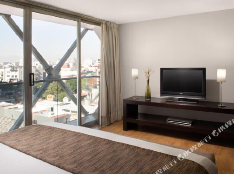 Exe Suites Reforma Room Type - Junior Suite with Balcony