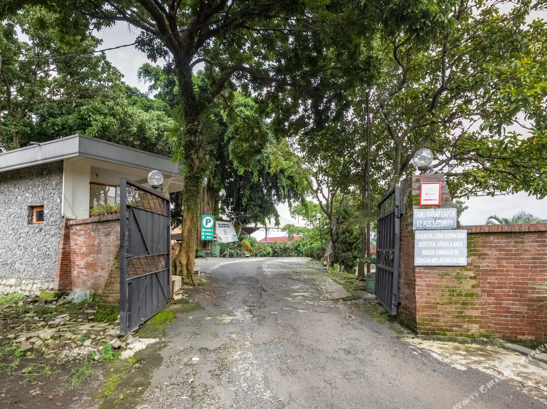 红多兹Plus酒店@普沃达迪