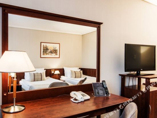 Airport Hotel Okecie Room Type - Comfort Double or Twin Room