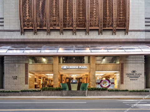 上海南新雅皇冠假日酒店主图