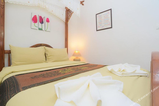 Bang Pao酒店住宿-白傲松酒店