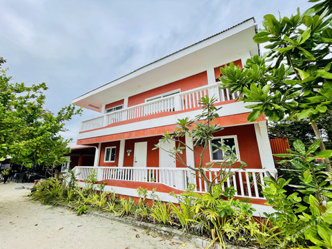 OYO 853 Malapascua Beach And Dive Resort