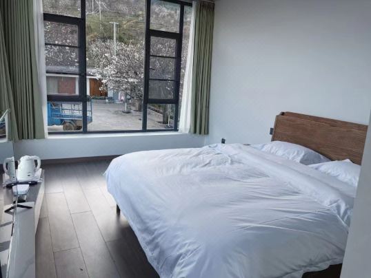 Gejiu Banshan Pear Garden Homestay