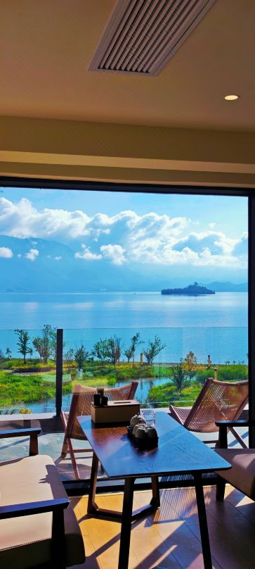 Lakeshore Resort Mid-Levels Lake View Hotel