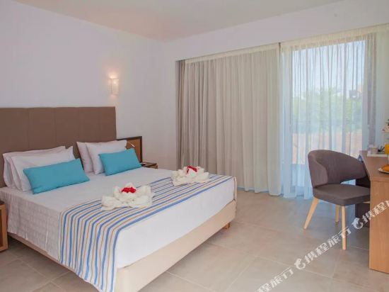 Minos Hotel Room Type - Deluxe Double or Twin Room