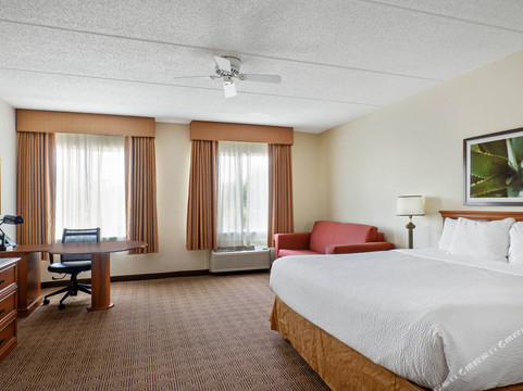 森赖斯酒店住宿-La Quinta Inn & Suites by Wyndham Sawgrass