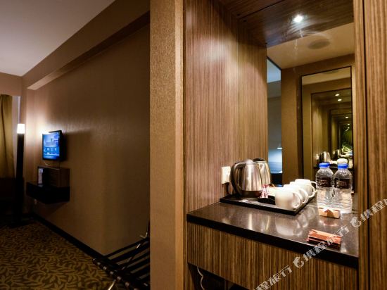 Grand Alora Hotel Room Type - Deluxe King Room