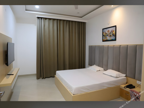 Radha Madhav Hotel & Banquet