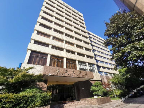 上海由由大酒店（仁济东院塘桥地铁站店）主图