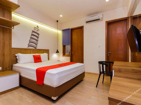 South Tangerang酒店住宿-RedDoorz Plus @ CBD Bintaro
