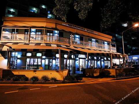 汤斯维尔都市盛橡酒店