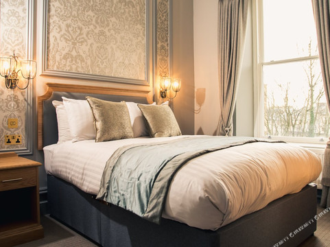 牛津皇家列王纹章酒店