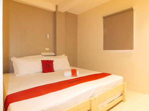 RedDoorz At Laiya Vivo Hotel Batangas