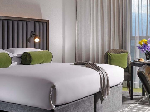 红奶牛莫兰酒店主图