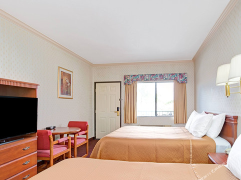 康普顿酒店住宿-Travelodge by Wyndham Lynwood