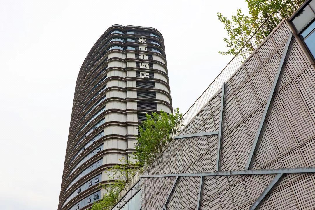 Ru Jia Pebble Hotel (Shanghai Jiayi Road Subway Station)