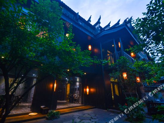 久栖·凤凰尘埃落定精品度假民宿