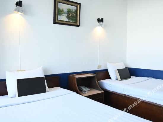 The Krungkasem Srikrung Hotel Room Type - Twin Deluxe Shower
