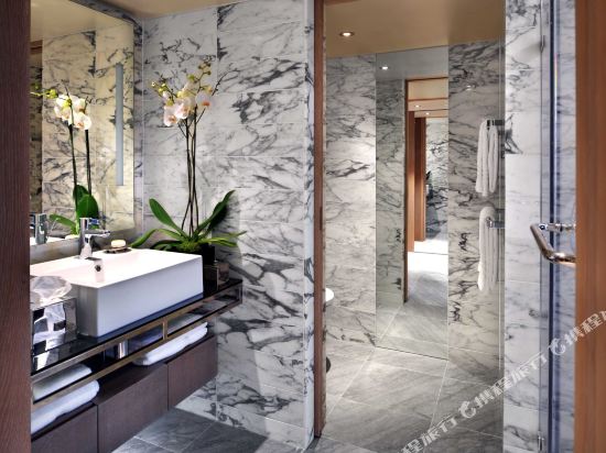 The Hari Room Type - King Suite The Hari Room Type - King Suite