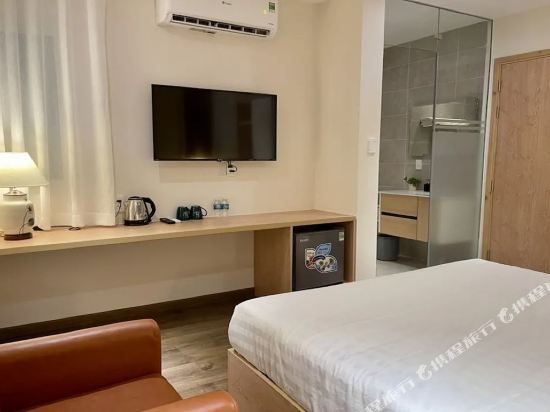 Lanura Apartments and Hotel Room Type - Deluxe Queen Room