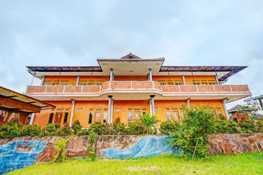 O 伊曼旅遊公園二號酒店，靠近西廷佐伊曼旅遊公園