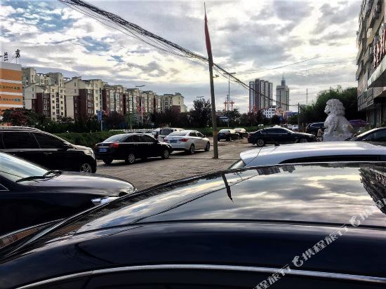 唐河鎏金岁月主题酒店