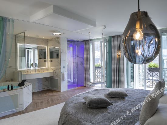 Paris j'Adore Hotel & Spa Room Type - Luxury Room – Extravagant with Jacuzzi and Balcony Paris j'Adore Hotel & Spa Room Type - Luxury Room – Extravagant with Jacuzzi and Balcony