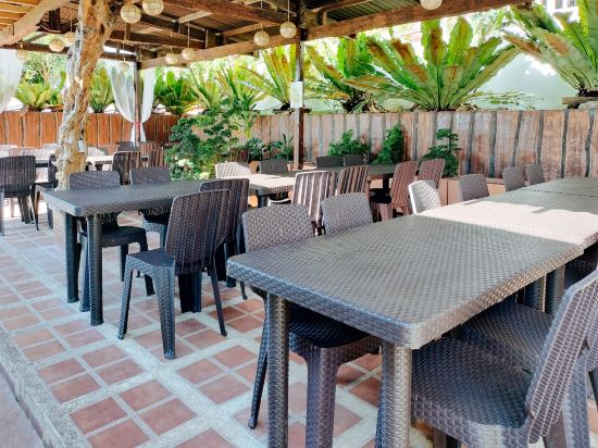 RedDoorz @ Sun Kissed Resort Guindulman