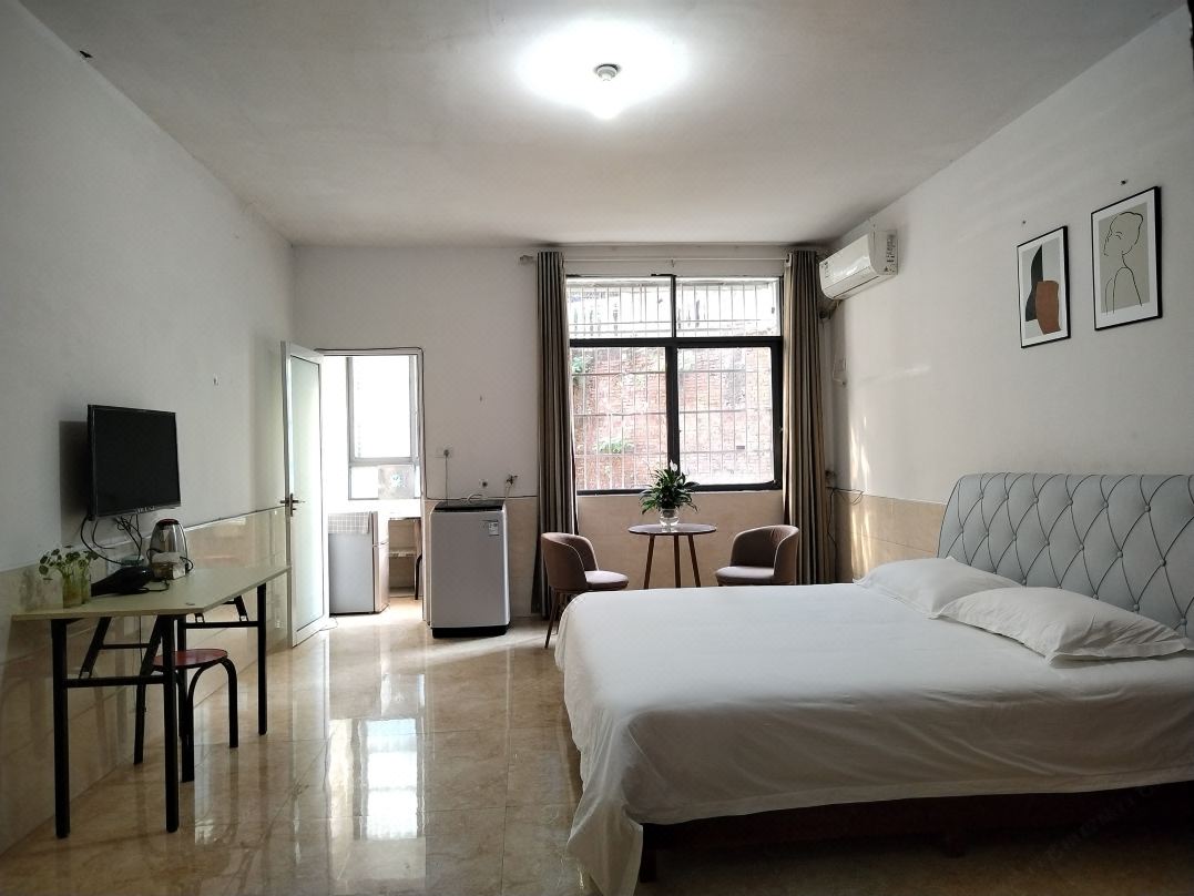 Tongxiang Huxing Apartment (Runda International Branch)