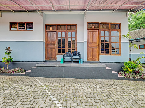 Spot On 91912 Hotel Citra Dewi 2