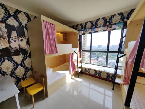 鈴芽之旅全女生青年旅社（呼和浩特海亮廣場店）