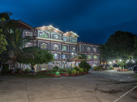 Hetauda酒店住宿-Avocado and Orchid Resort