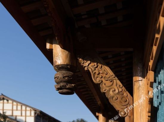 蜀南竹海七彩湖假日酒店