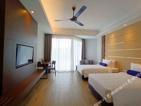 Pacific Regency Beach Resort, Port Dickson Room Type - Deluxe Twin City View