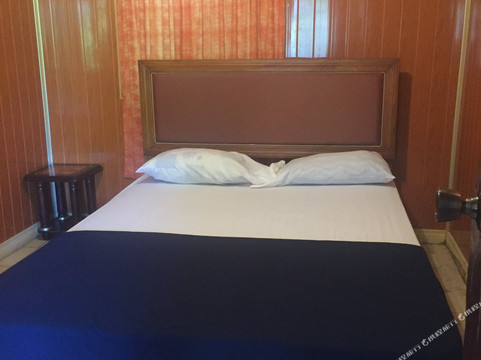 日落海滩度假酒店