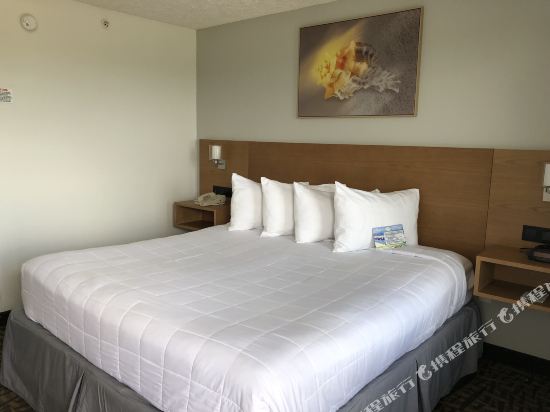 Beachcomber Beachfront Hotel, a By The Sea Resort Room Type - King Suite