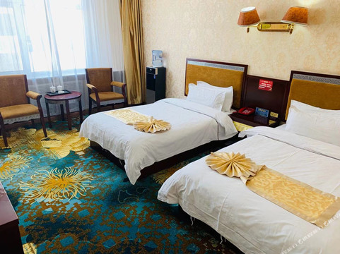 贵德鸿图假日宾馆