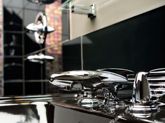 Karma Sanctum Soho Room Type - Deluxe Double Room