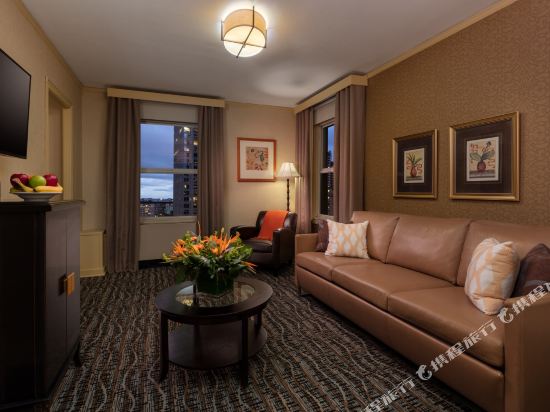 Executive Hotel Pacific Room Type - Executive Family Suite With Sofa Bed